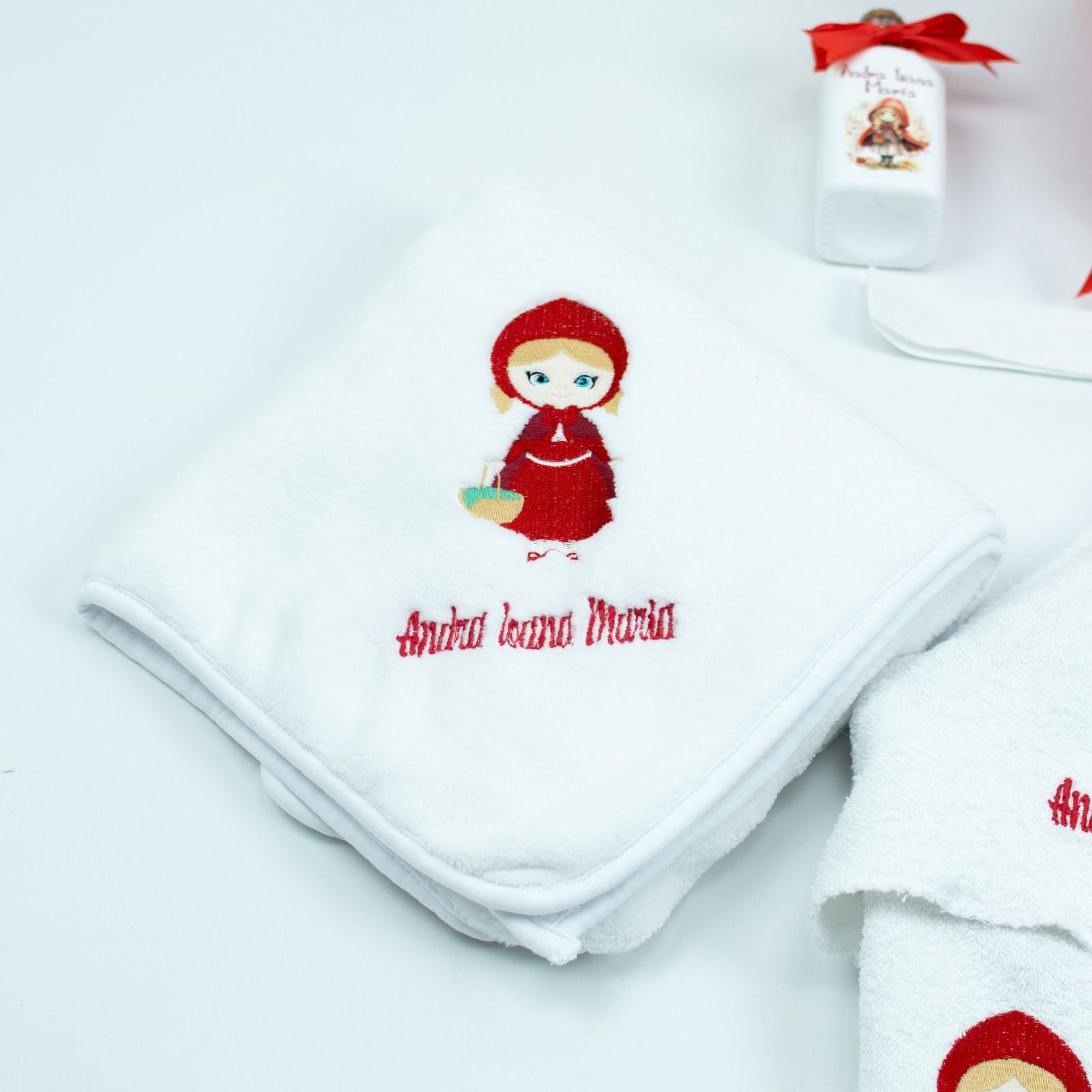 Set trusou botez Scufita Rosie - RoHandWork