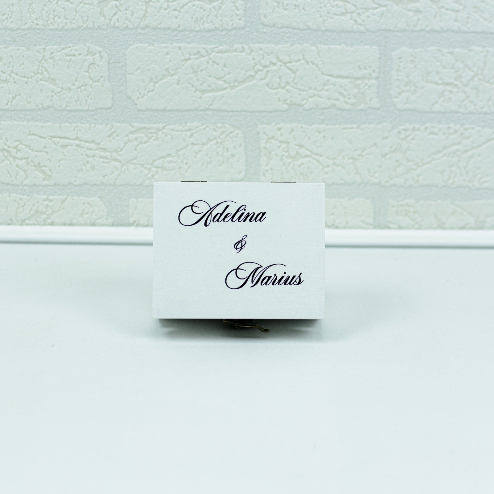 Cutie verighete clasica alba RoHandWork