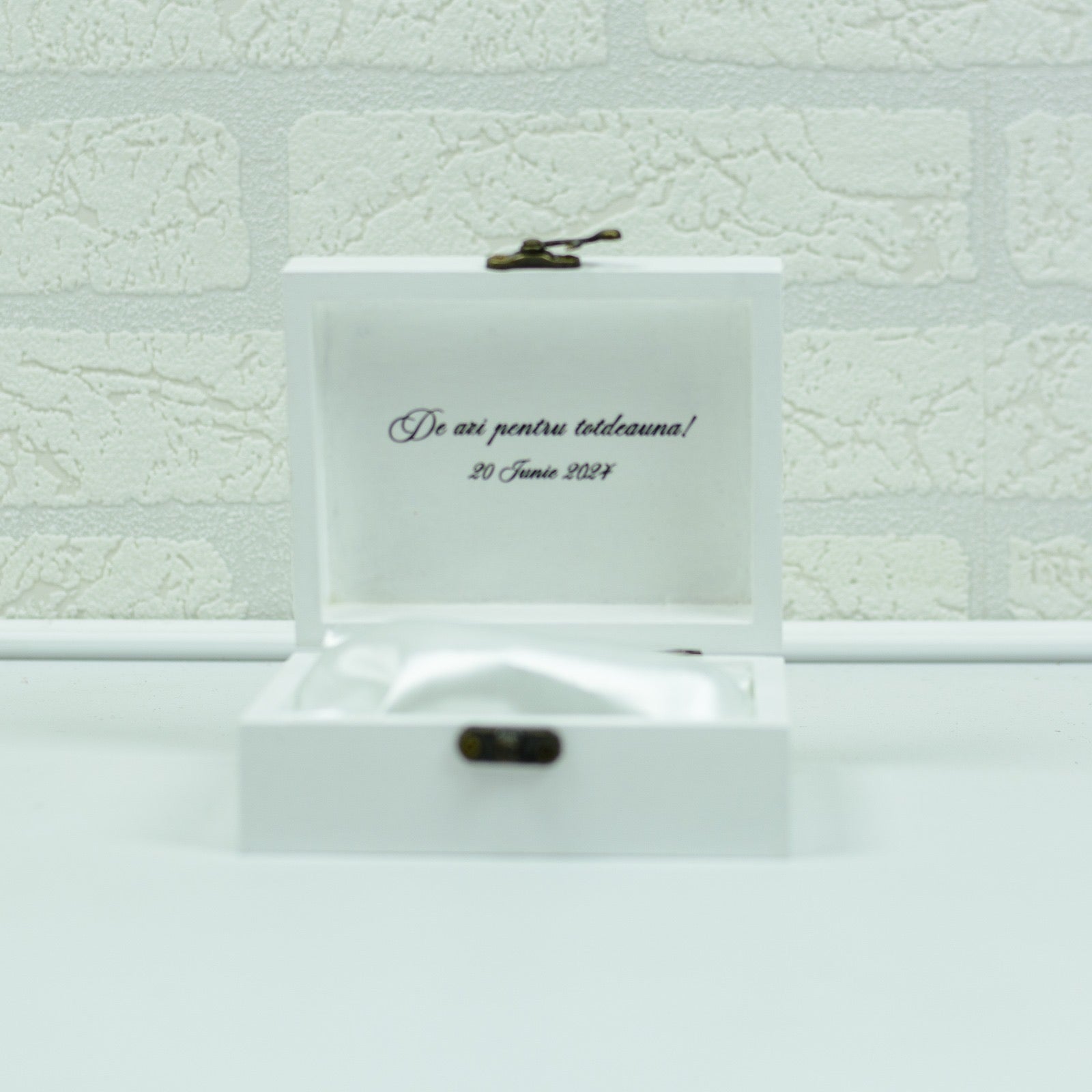 Cutie verighete clasica alba RoHandWork