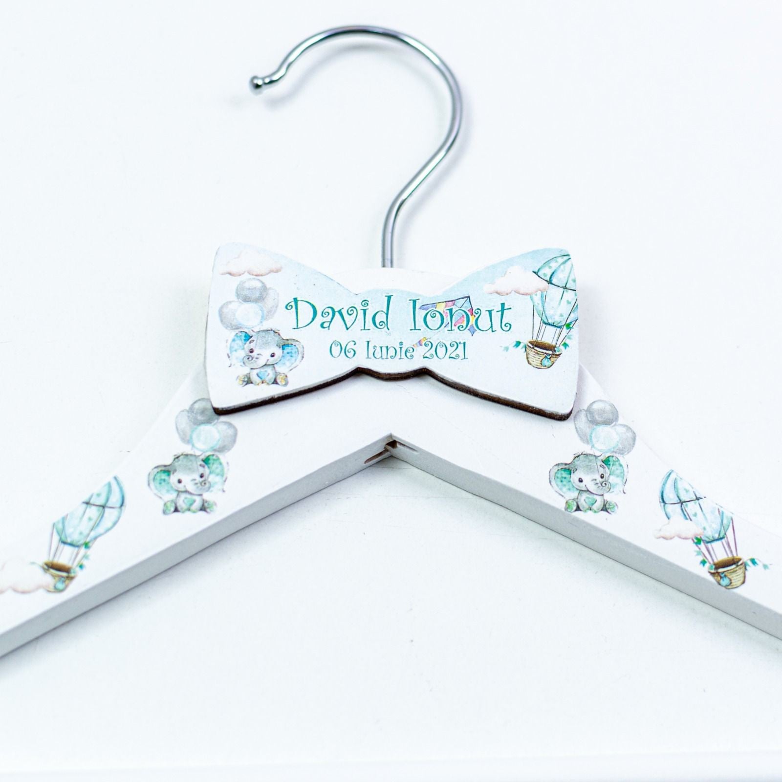 Umeraş copil botez personalizat Elefant in balon - RoHandWork