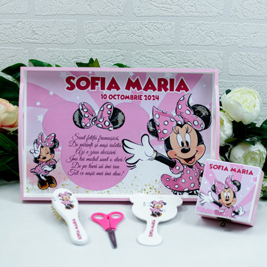 Set de tăiere moț Minnie personalizat pentru aniversarea de un an, disponibil pe rohandwork.ro.