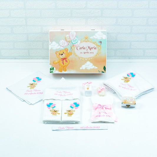 Trusou personalizat cu ursuleț și baloane, textile brodate și cutie asortată