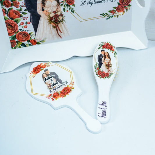 Set personalizat pentru gatitul miresei flori roșii și cuplu RoHandWork