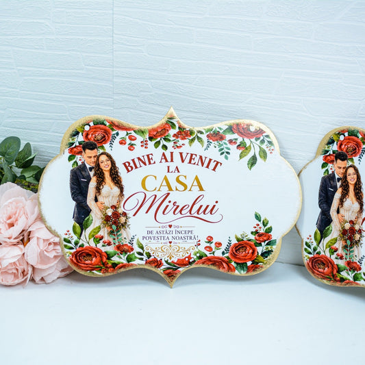 Placuta de bun venit cu flori roșii și siluete RoHandWork