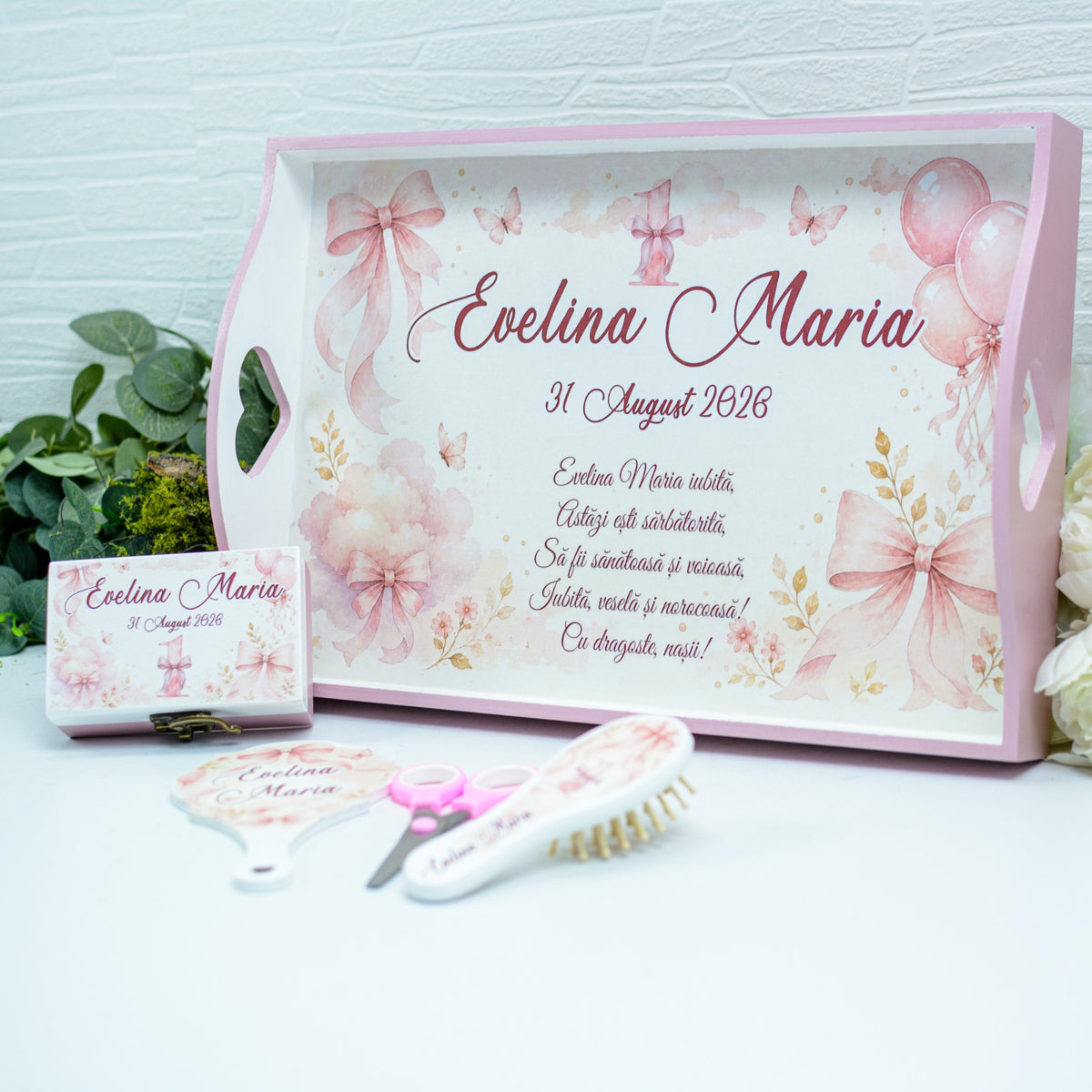 Set Moț Personalizat Fundițe și Baloane – Tavă pentru Tăierea Moțului Fetița
