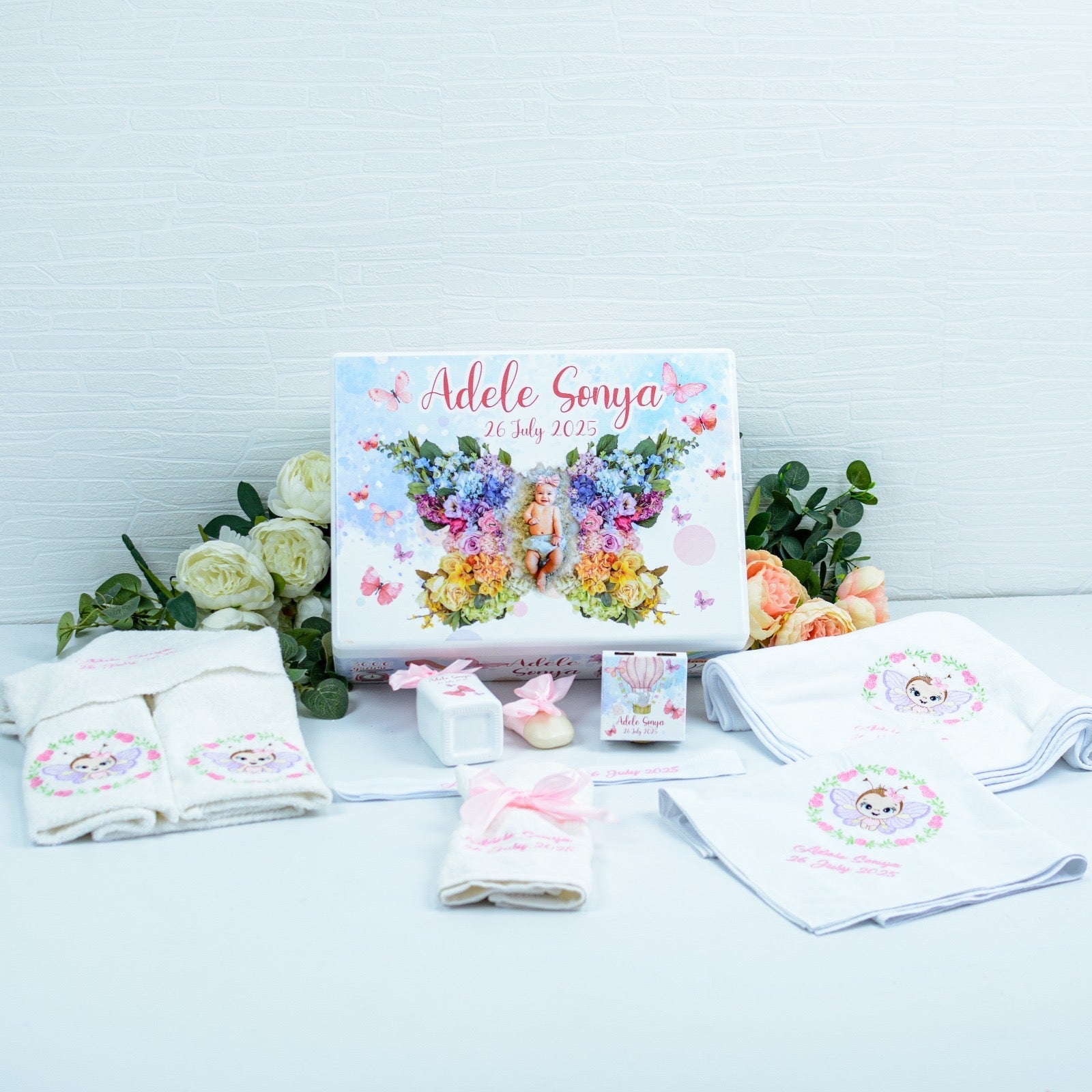 Set trusou personalizat pentru botez Fluture RoHandWork personalizat cu numele bebelușului, ideal pentru un botez de poveste.