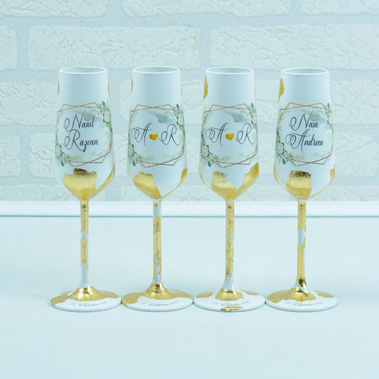 Set of glasses with White Flowers gold leaf