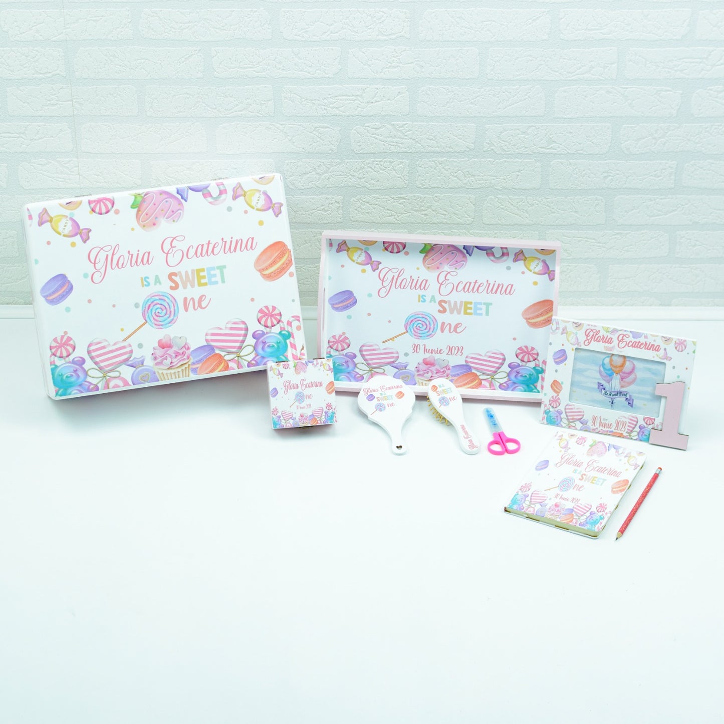 Set turta personalizat Bomboane CandyLand. Set personalizat mot cu tema Bomboane