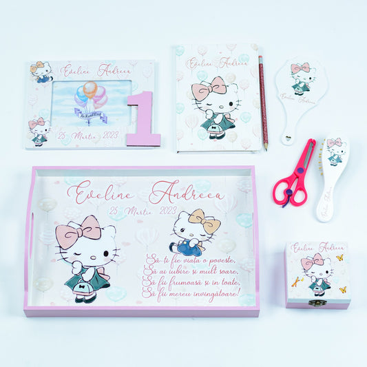 Set turta personalizat cu temaHello Kitty 1. Set pentru taierea motului