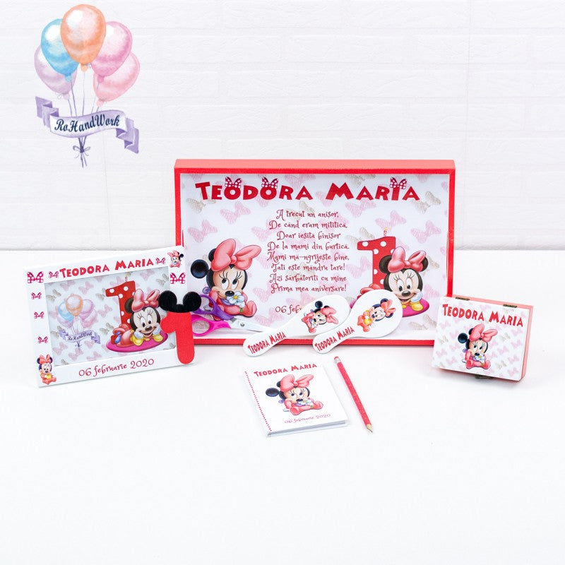 Set mot sau turta cu tema Minnie rosu. Un set personalizat ideal pentru a fi oferit cadou